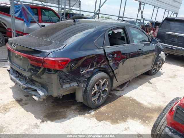 3KPF24AD2ME403827 KIA Forte Lxs