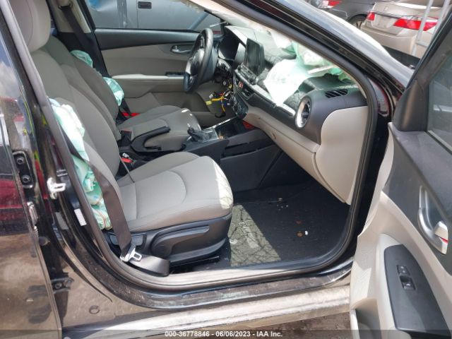 3KPF24AD2ME403827 KIA Forte Lxs