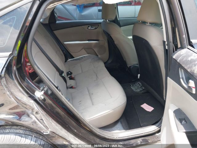 3KPF24AD2ME403827 KIA Forte Lxs