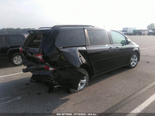 2015 TOYOTA SIENNA LE VIN: 5TDKK3DC8FS578992