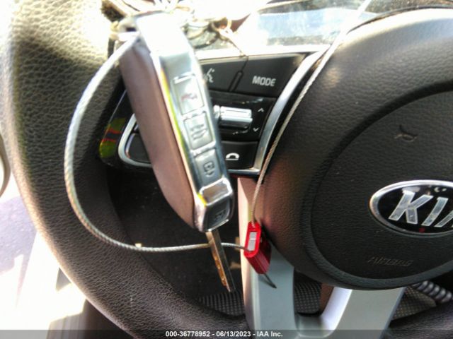 3KPF24AD3ME272052 KIA Forte Lxs