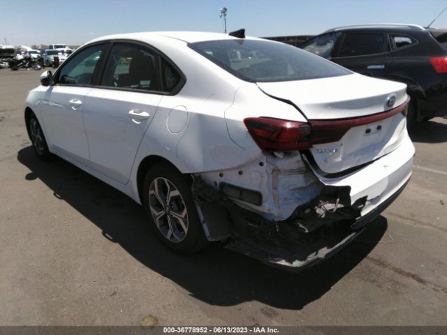 3KPF24AD3ME272052 KIA Forte Lxs