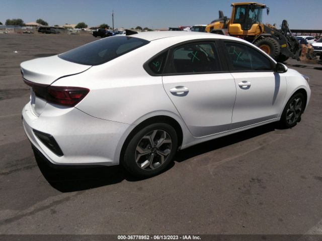 3KPF24AD3ME272052 KIA Forte Lxs