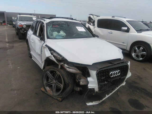 WA1DMBFP0EA125744 Audi Q5 Premium Plus