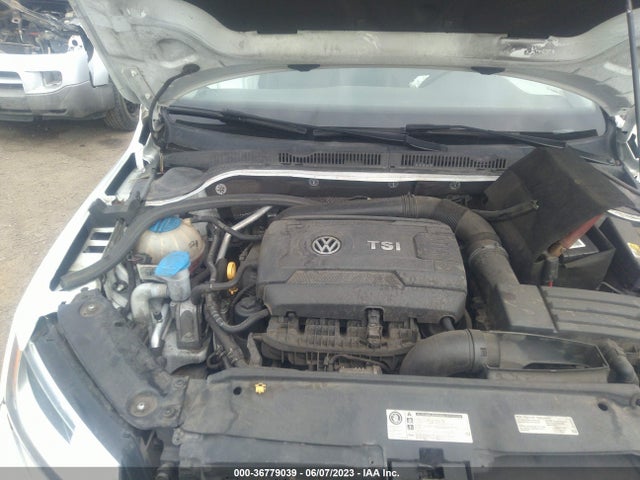 3VWD17AJ7FM214050 Volkswagen Jetta Sedan 1.8t Se