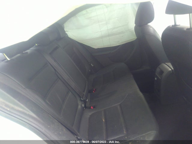 3VWD17AJ7FM214050 Volkswagen Jetta Sedan 1.8t Se