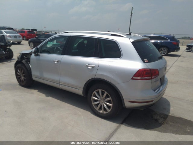 WVGEF9BP6FD006787 Volkswagen Touareg Sport