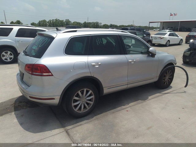 WVGEF9BP6FD006787 Volkswagen Touareg Sport