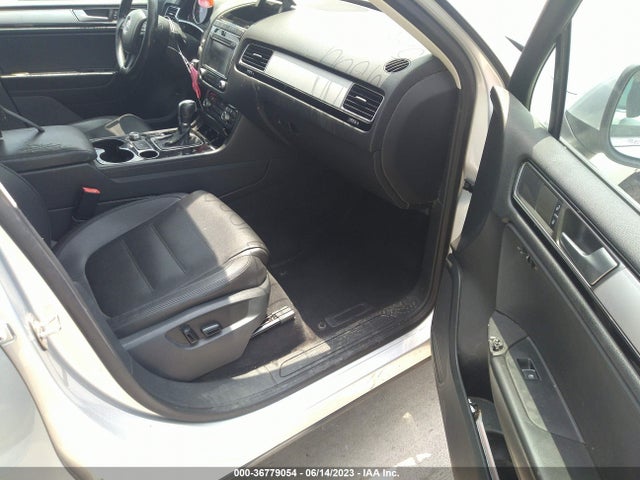 WVGEF9BP6FD006787 Volkswagen Touareg Sport