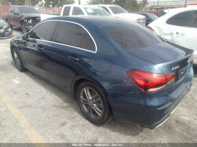 W1K3G4EB9LJ223104 Mercedes-Benz A-class A 220