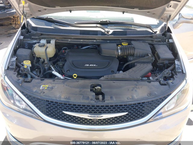 Chrysler Pacifica Limited 2017 2C4RC1GG4HR841750 Image 11