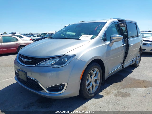 Chrysler Pacifica Limited 2017 2C4RC1GG4HR841750 Image 2