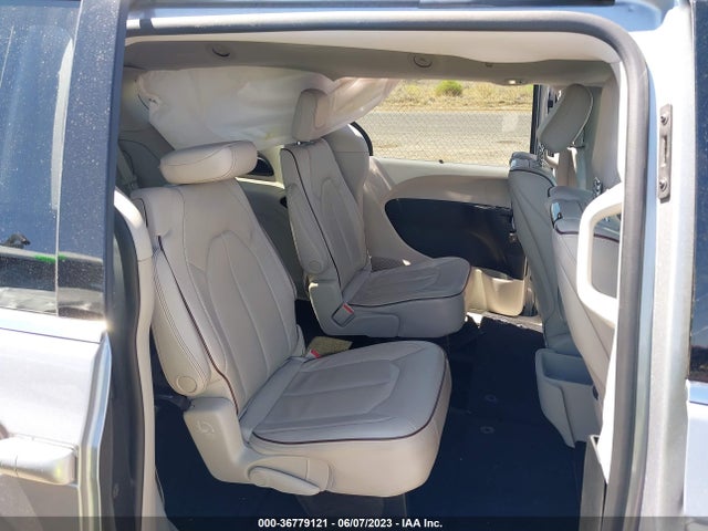 Chrysler Pacifica Limited 2017 2C4RC1GG4HR841750 Image 9
