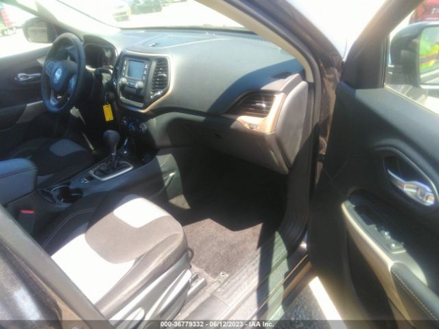 1C4PJMCX8JD507444 Jeep Cherokee Latitude