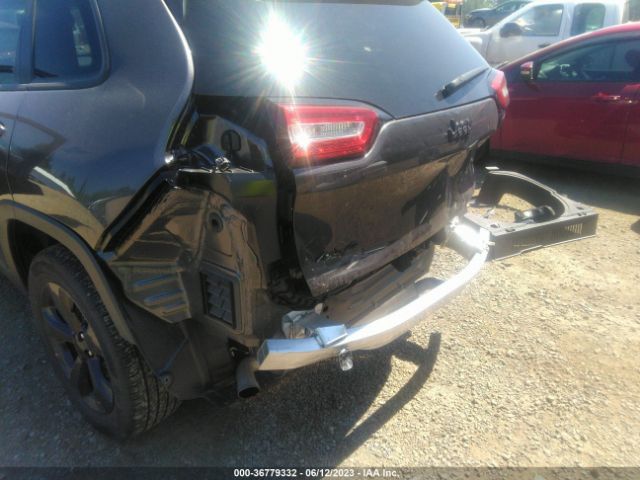 1C4PJMCX8JD507444 Jeep Cherokee Latitude