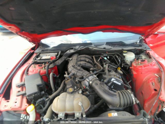 1FA6P8AM8F5334235 Ford Mustang V6