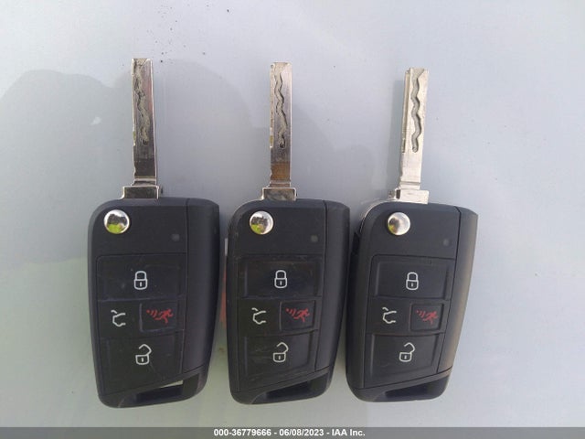 Volkswagen TIGUAN S 2018 3VV0B7AXXJM021744 Image 3