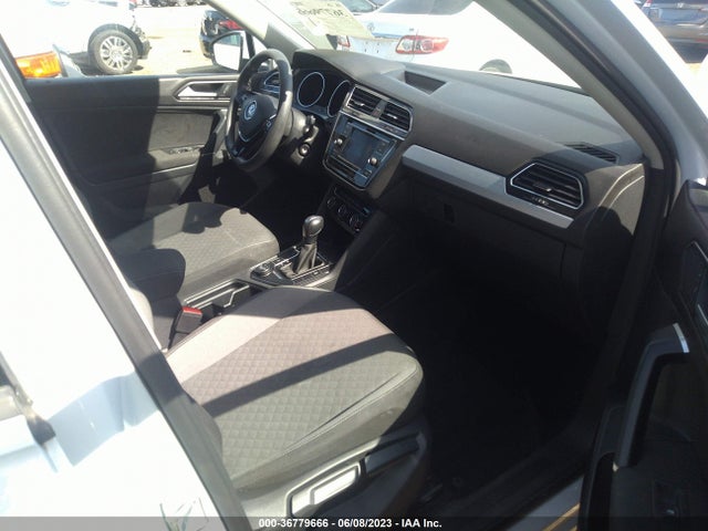 Volkswagen TIGUAN S 2018 3VV0B7AXXJM021744 Image 6