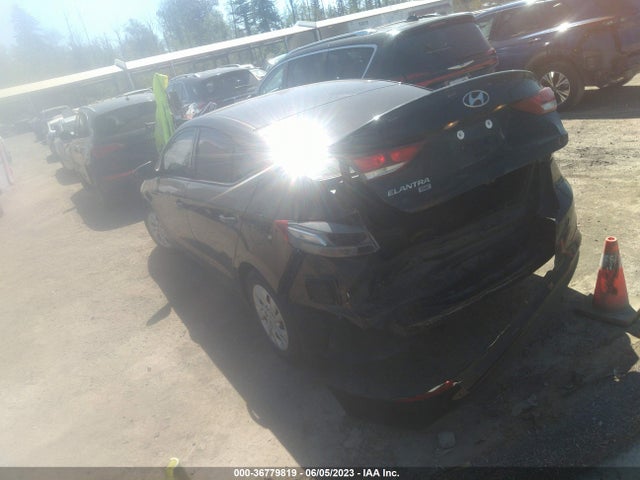 Hyundai ELANTRA SE 2018 5NPD74LF6JH251825 Image 4