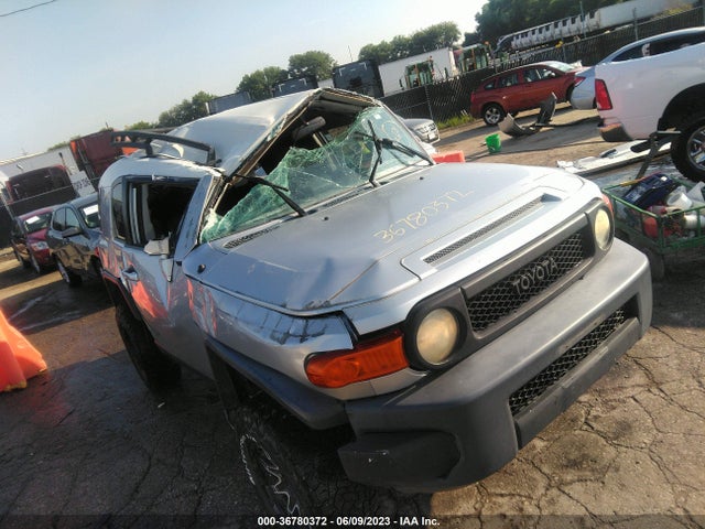 2007 TOYOTA FJ CRUISER VIN: JTEBU11FX70073159