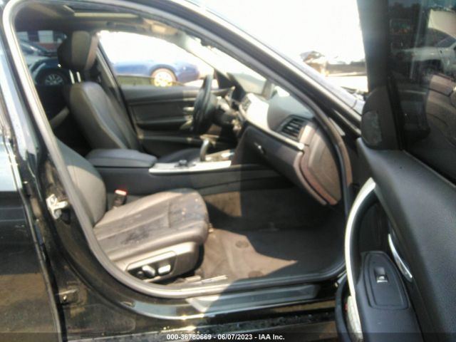 WBA8E1G52GNT37078 BMW 3 Series 320i