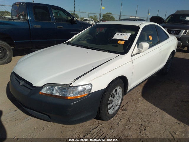 2000 HONDA ACCORD CPE LX VIN: 1HGCG2247YA030074