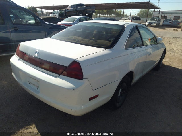 2000 HONDA ACCORD CPE LX VIN: 1HGCG2247YA030074
