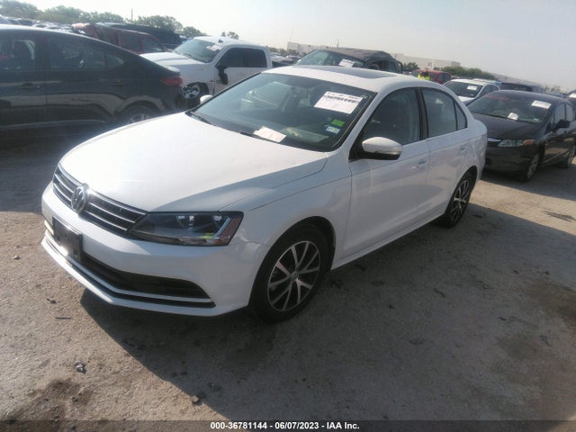 3VWDB7AJ0JM262205 Volkswagen Jetta 1.4t Se/1.4t Wolfsburg Edition