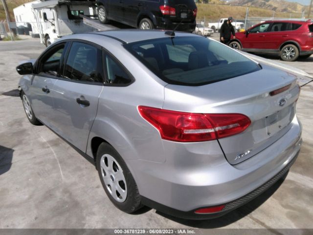 Ford FOCUS S 2018 1FADP3E20JL217594 Image 3