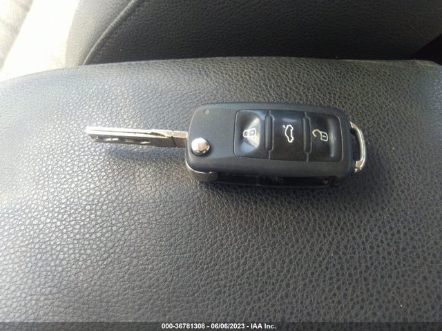 2011 VOLKSWAGEN JETTA SEDAN SE W/CONVENIENCE VIN: 3VWDX7AJ6BM348802