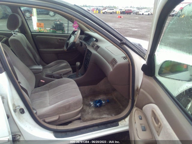 1999 TOYOTA CAMRY LE VIN: JT2BG22K1X0330022