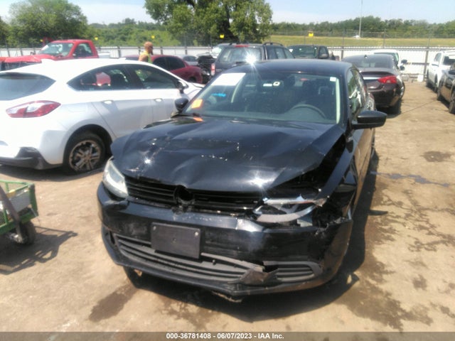3VW2K7AJ4EM210332 Volkswagen Jetta Sedan S