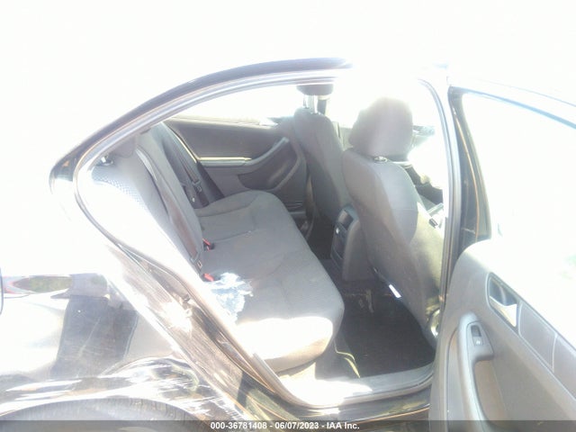 3VW2K7AJ4EM210332 Volkswagen Jetta Sedan S