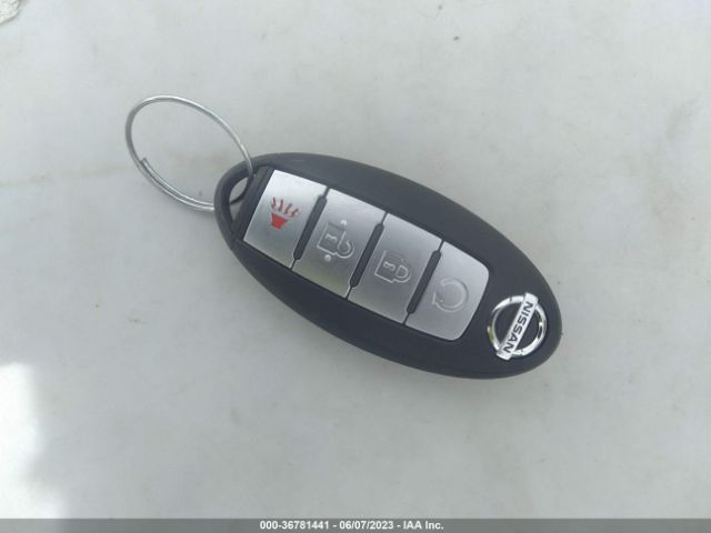 KNMAT2MV2HP539266 Nissan ROGUE SV