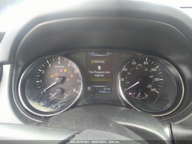 KNMAT2MV2HP539266 Nissan ROGUE SV