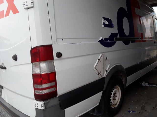 2011 MERCEDES-BENZ SPRINTER CARGO VANS VIN: WD3PE8CB1B5590169
