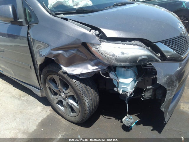 Toyota SIENNA SE 2017 5TDXZ3DC8HS786309 Image 6