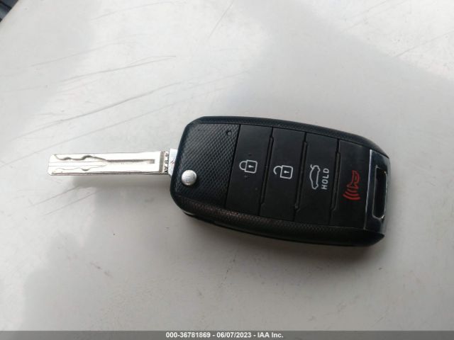 KNAGM4A74F5566905 KIA Optima Lx