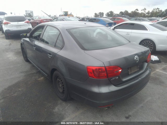 3VW2K7AJ9EM243035 Volkswagen Jetta Sedan S
