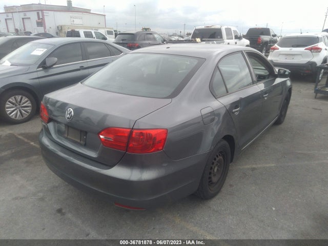 3VW2K7AJ9EM243035 Volkswagen Jetta Sedan S