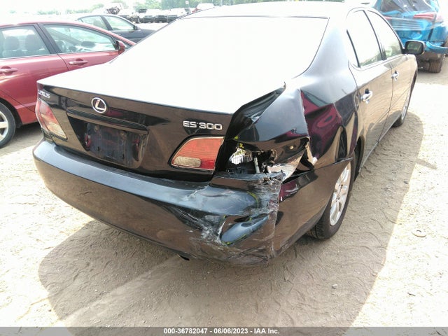 2002 LEXUS ES 300 VIN: JTHBF30G120039865