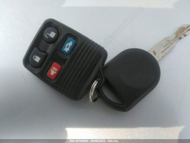2006 FORD FOCUS SES VIN: 1FAHP34N96W136404