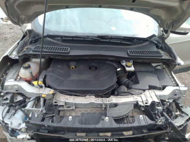 1FMCU9J93HUE70574 Ford Escape Titanium