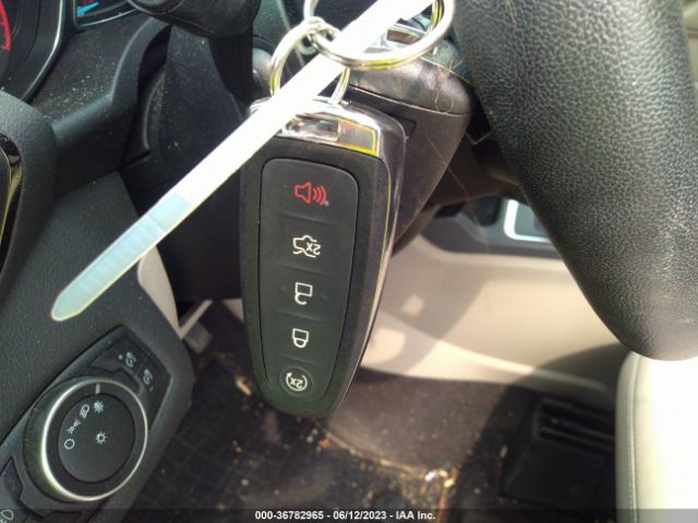 1FMCU9J93HUE70574 Ford Escape Titanium