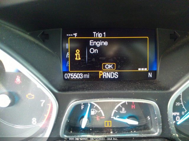 1FMCU9J93HUE70574 Ford Escape Titanium