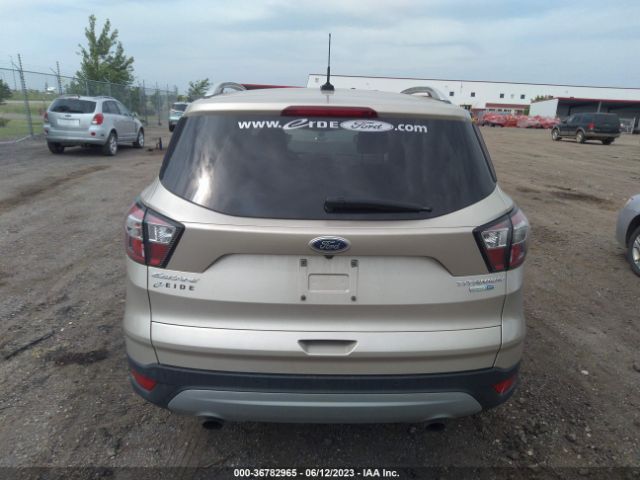 1FMCU9J93HUE70574 Ford Escape Titanium