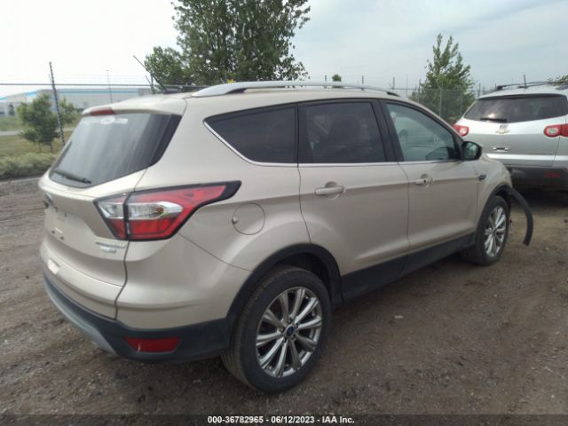 1FMCU9J93HUE70574 Ford Escape Titanium
