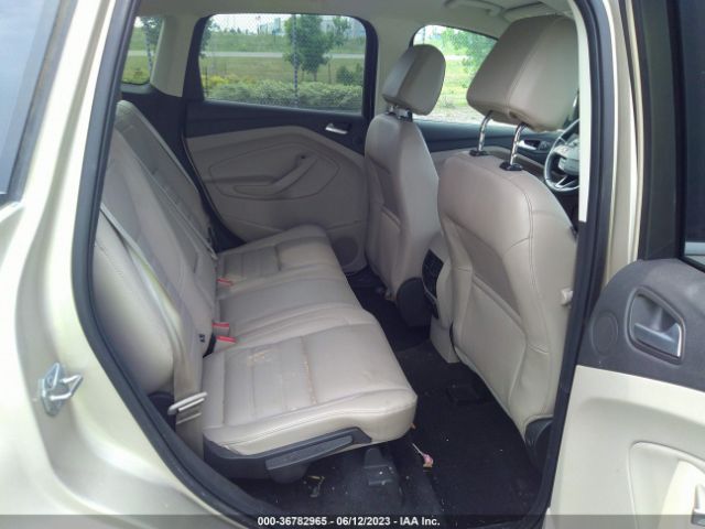 1FMCU9J93HUE70574 Ford Escape Titanium