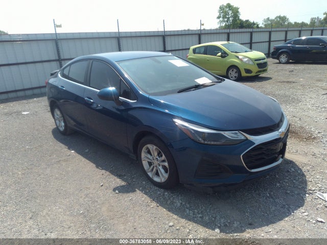 Chevrolet CRUZE LT 2019 1G1BE5SM1K7108136 Image 1