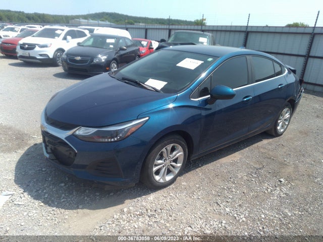 Chevrolet CRUZE LT 2019 1G1BE5SM1K7108136 Image 2